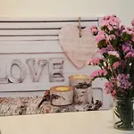 Appartement Ave Paraiso - Cozy And Sunny House